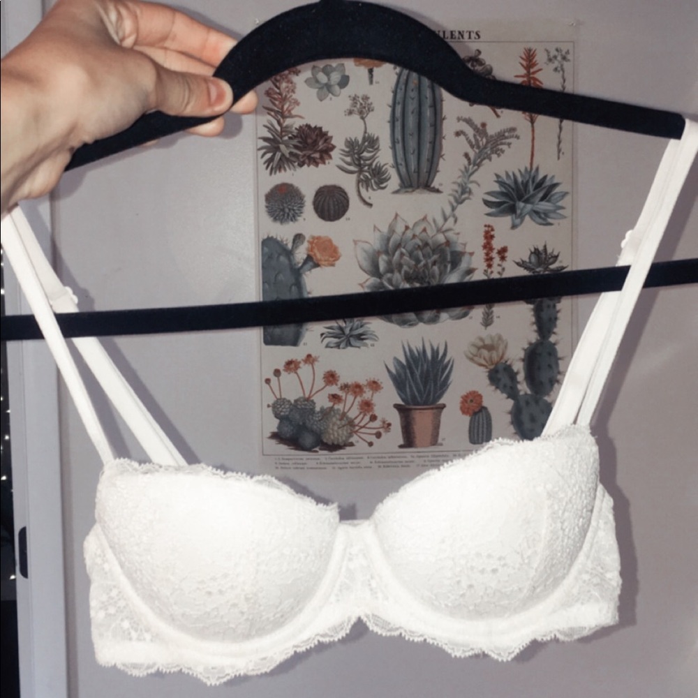 Victoria Secret white lace bra (worn once)
